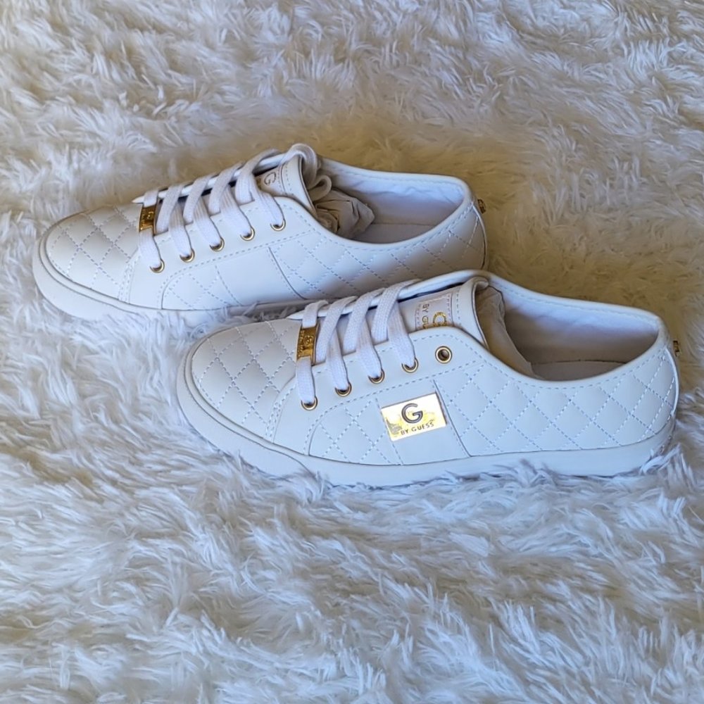 Guess Quilted Woman Sneaker Size 7.5